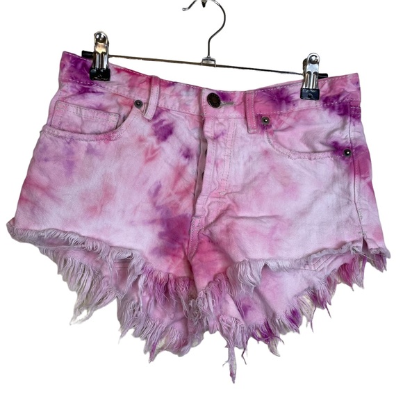 Free People Raw Fringe Hem TyeDye Denim Button-Fly Shorts Size 2 Pink Purple FP - Picture 9 of 15